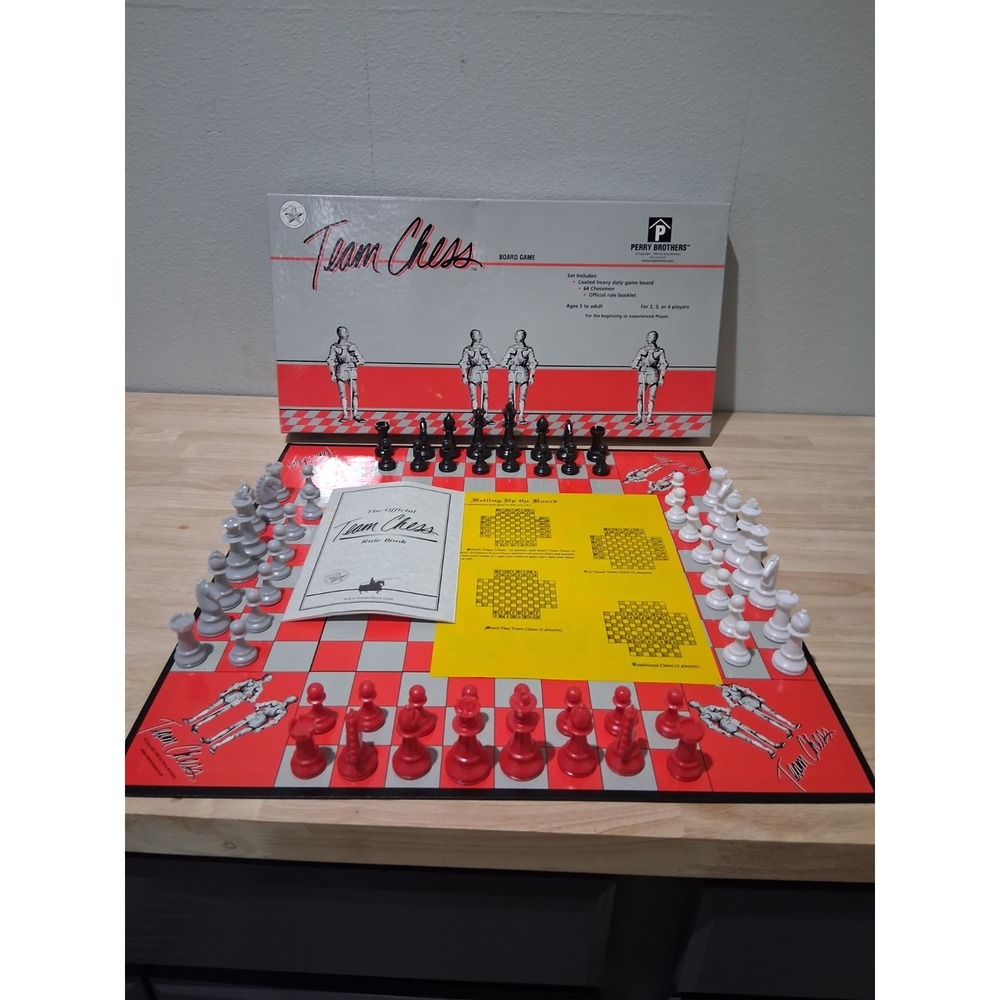 Team Chess 2-4 Players Vintage 1992 Perry Brothers Board Game